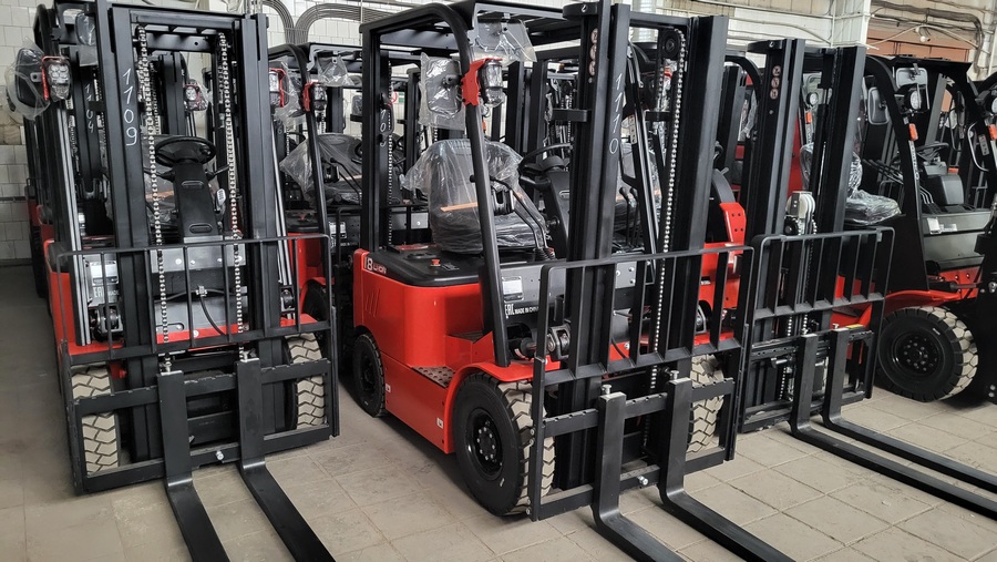 Тест-драйв складской техники на нашем складе в Волгодонске